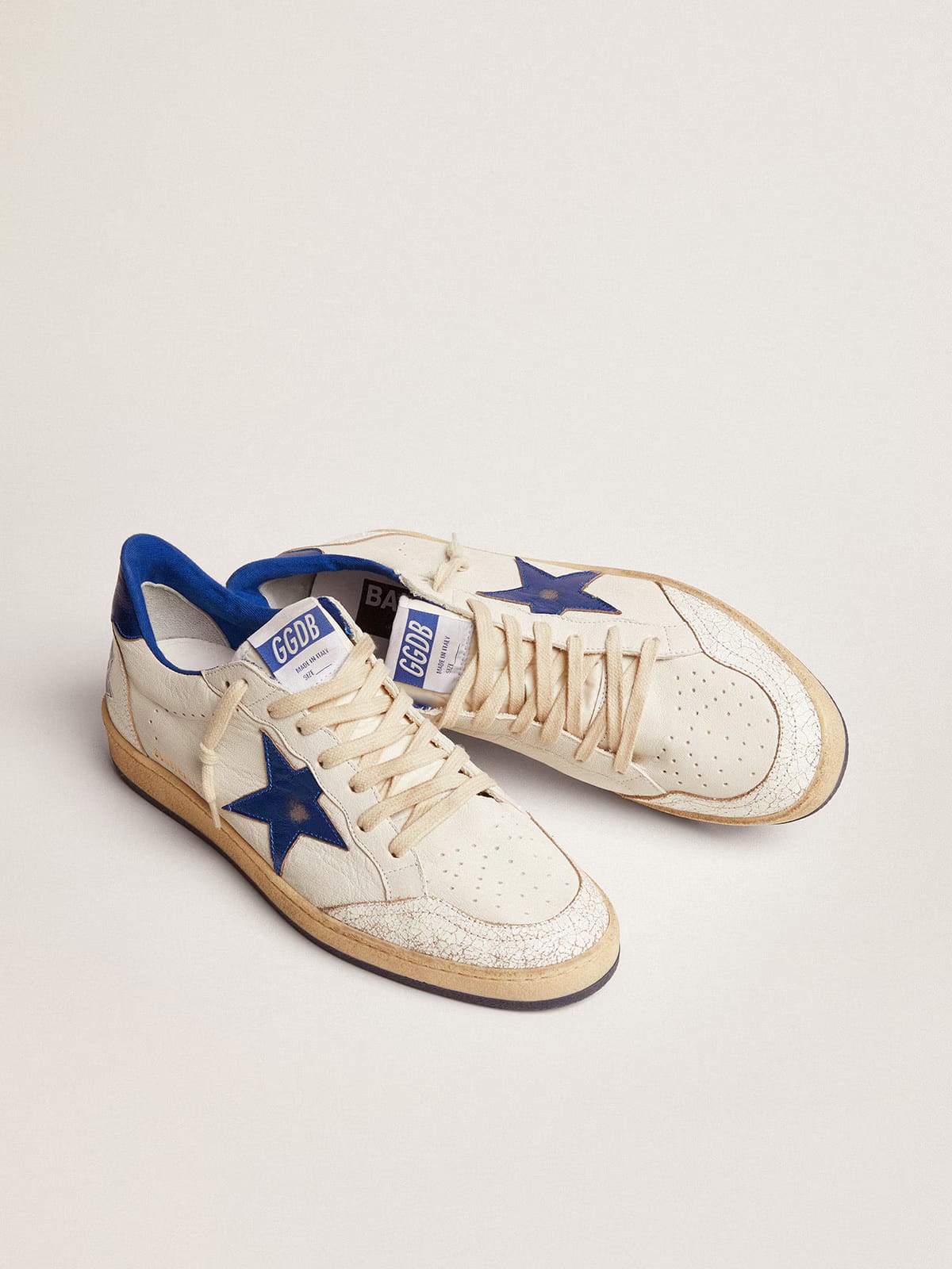 Tênis Golden Goose Superstar azul brilhante